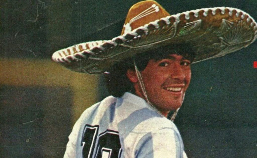 Diego Armando Maradona con sombrero de charro